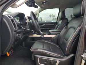 Dodge  RAM 1500 LARAMIE	